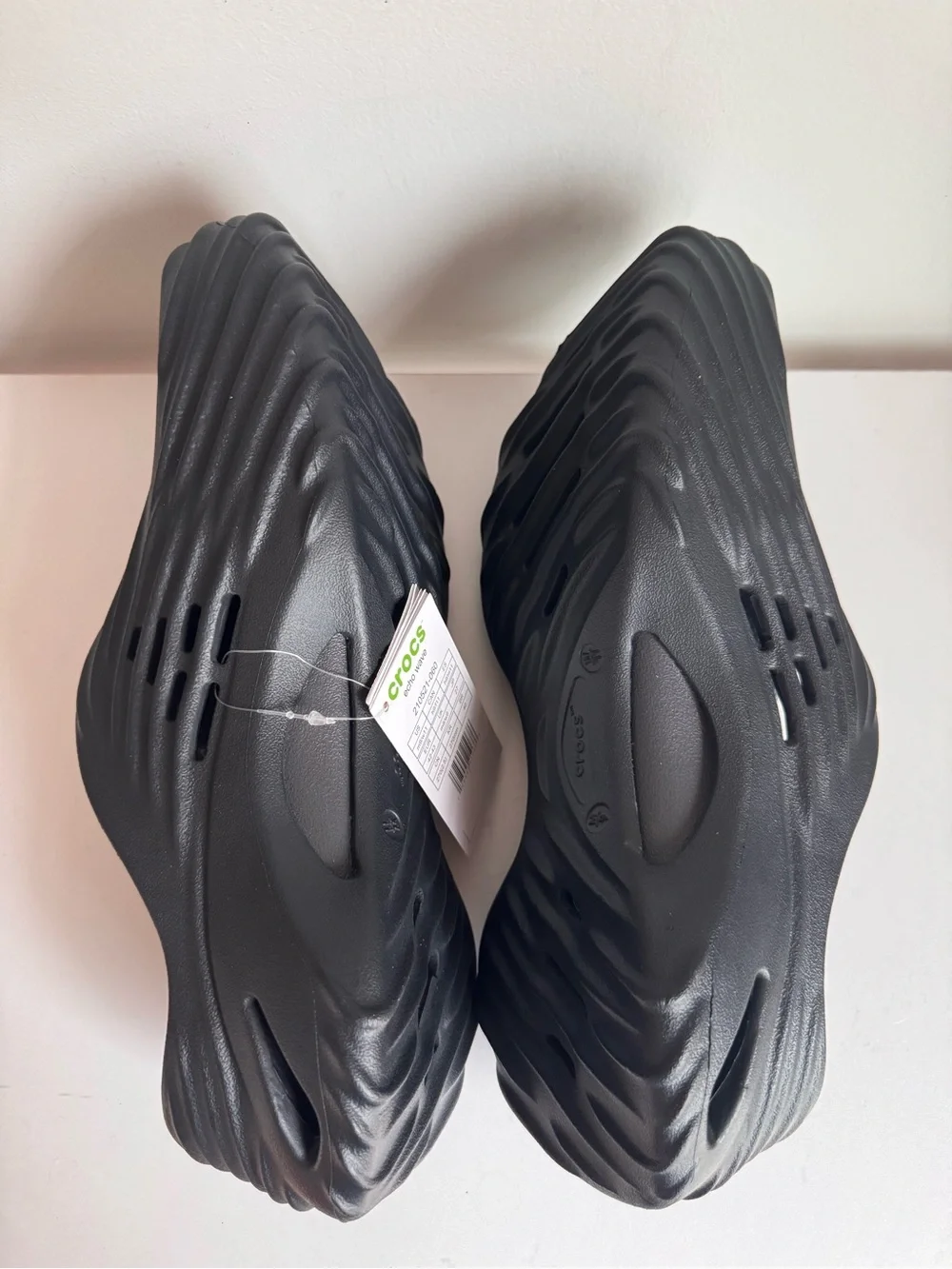 Crocs Echo Wave Slip On Black Shoes Unisex Men’s 9 Women’s 11 NWT